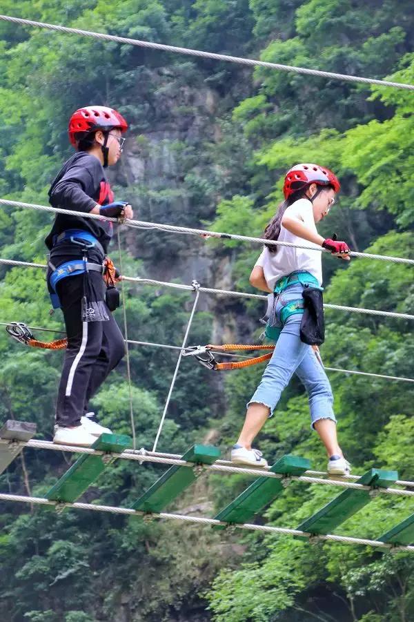 飞拉达攀岩溜索丛林溯溪地心探洞,清远飞拉达丛林探险