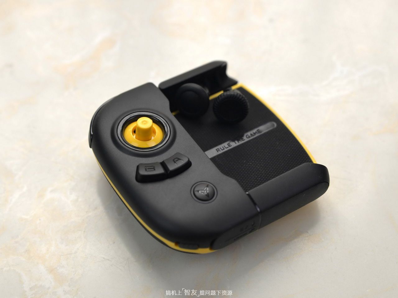 飞智黄蜂2pro暗区突围摇杆失灵,飞智黄蜂2大摇杆好用还是小摇杆