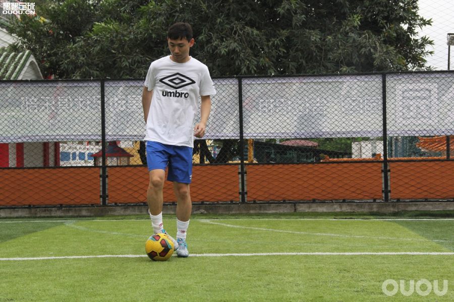 满足真皮控的幻想–UmbroAcceratorProHG实战测评