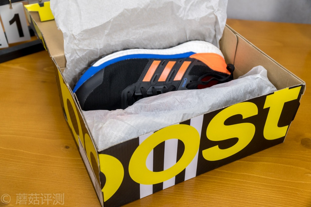 阿迪ultraboost22黑蓝,阿迪supernova和ultraboost