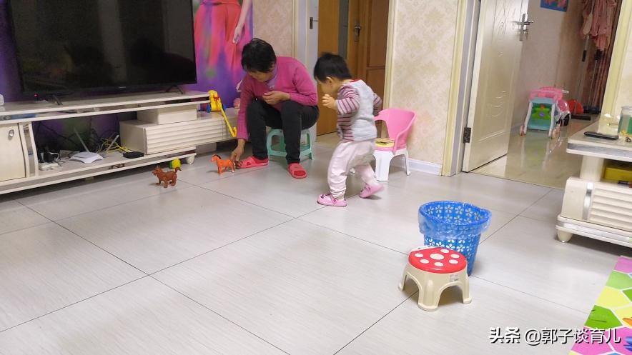 1岁多的宝宝睡不踏实，晚上醒好几次，罪魁祸首竟是奶奶！