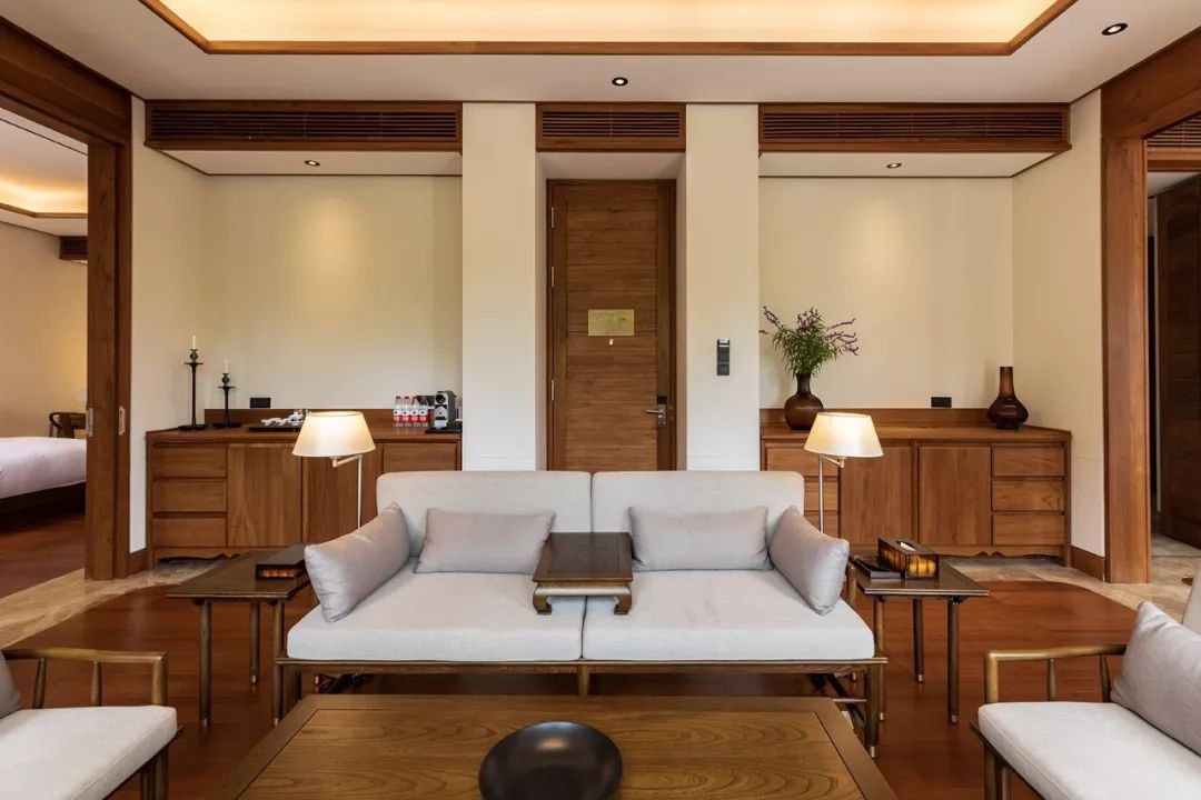 黄果树柏联温泉酒店是几星级酒店,黄果树柏联酒店在景区内怎么进去