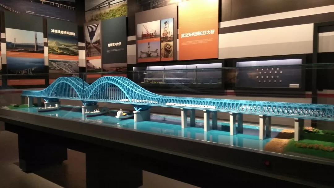 游走在武汉某个地方,游走在秦巴汉水边缘