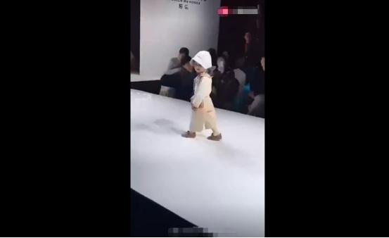 人来疯的孩子如何正确引导,人来疯的小孩怎么教