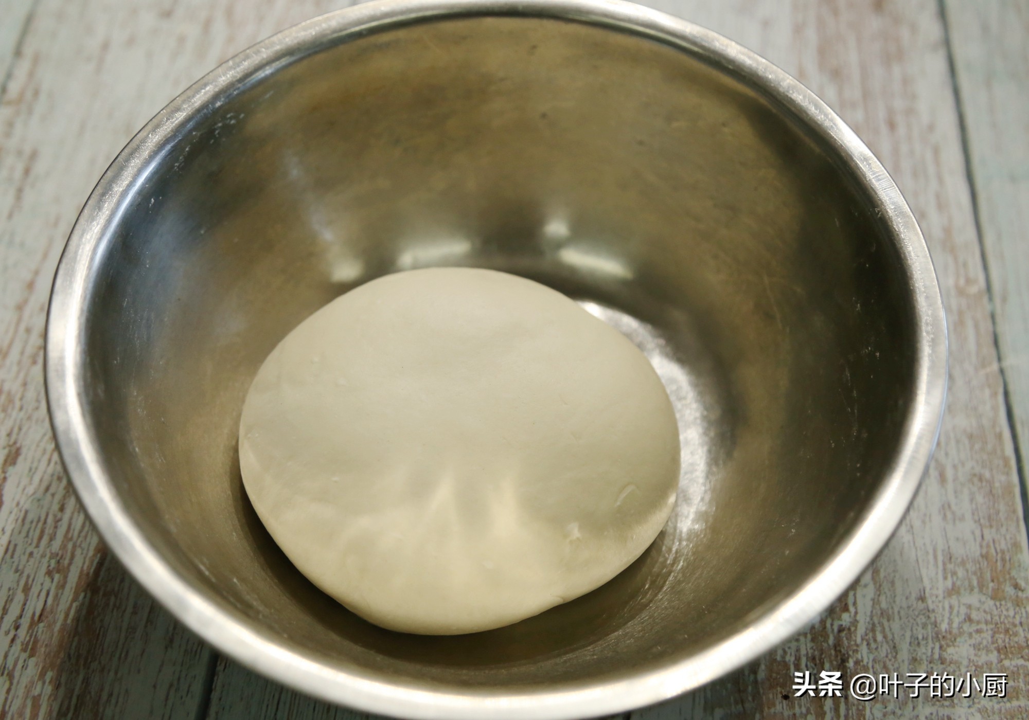 又到了吃凉皮擀面皮的季节,凉皮又软又劲道