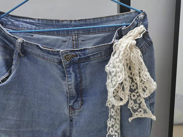 橡筋牛仔裙裙腰如何改小,牛仔裙腰部宽怎么改善
