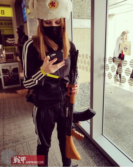 俄罗斯街头爱国,俄罗斯人喜欢三叶草