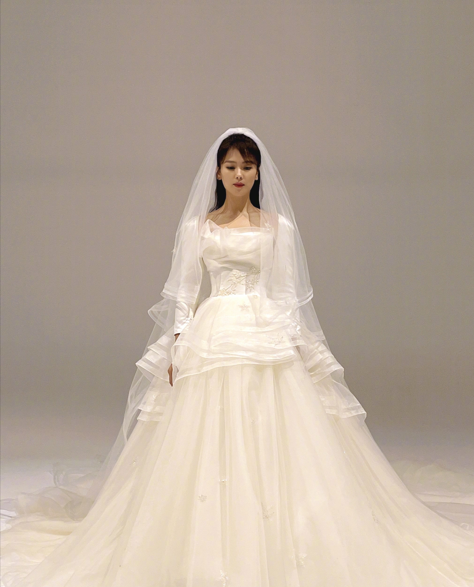 44岁刘涛晒出近照,42岁刘涛晒瑜伽照