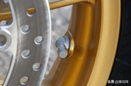 鏈敯澶嶅彜cb1300鍏ㄦ柊浠锋牸,鏈敯琛楄溅cb1300