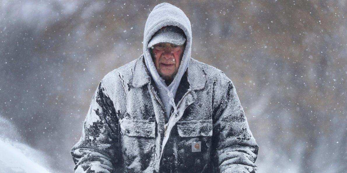 为什么冻死会脱衣服,雪地冻死为什么脱衣服