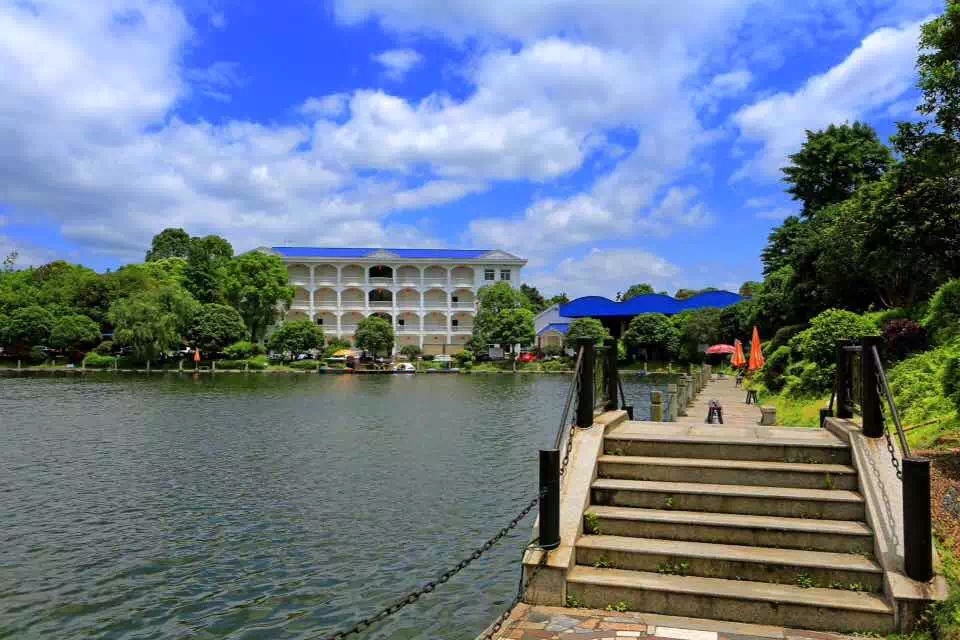 美丽乡村：室外桃源休闲山庄，一步一景美如画