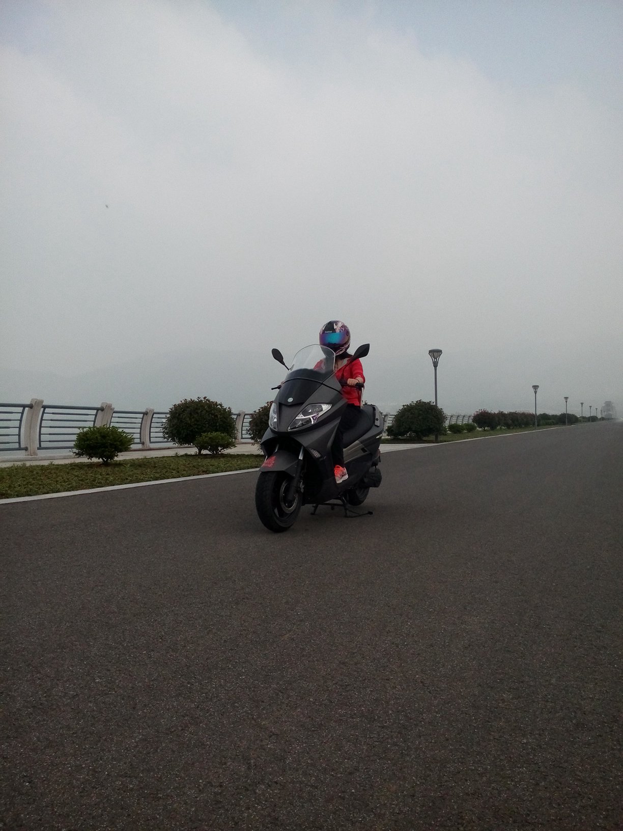 赛科龙250踏板19款rt3实测,赛科龙rt3智慧版250踏板摩托车