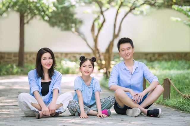 抖音神曲《你笑起来真好看》，背后不为人知的催泪故事