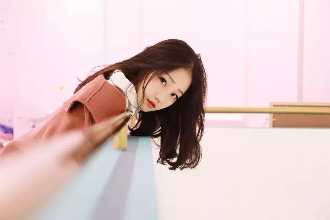 王炸驼色大衣搭配,长款貂皮外套搭配2019