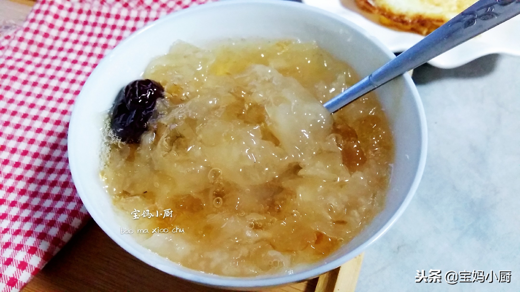 宝妈的忙碌从给宝宝做早餐开始,记录宝妈每天起床给娃准备早餐