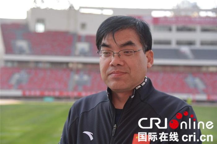 春来换新裳渭南市体育中心足球场完成新草坪铺设进入养护期