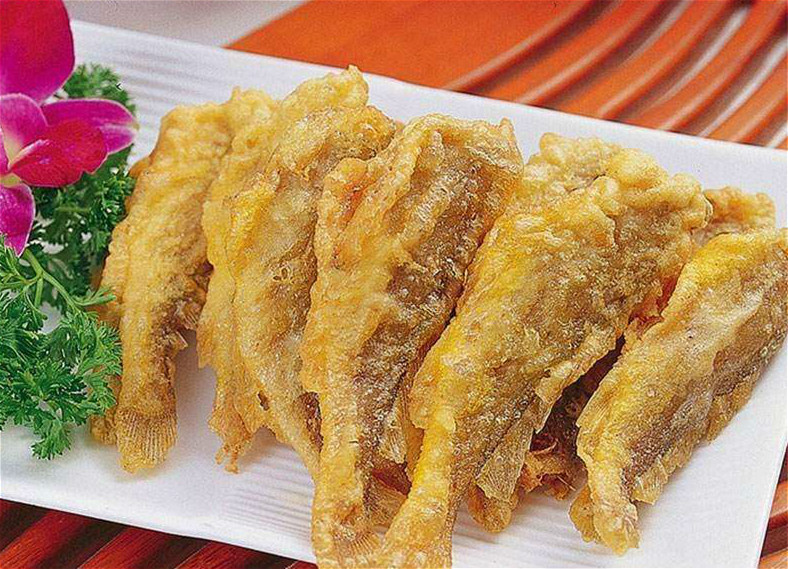 炸鱼油酥的调制方法,香酥小炸鱼面糊配方