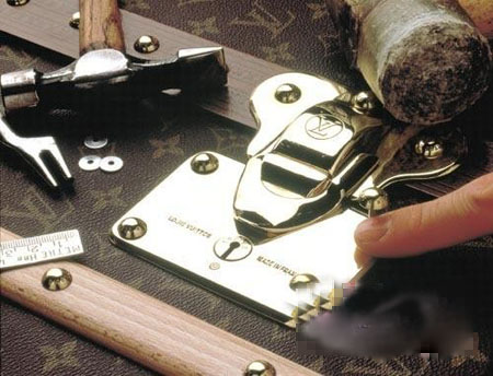 从中国开始买国际往返机票,从中国买东西寄到国外怎样最便宜