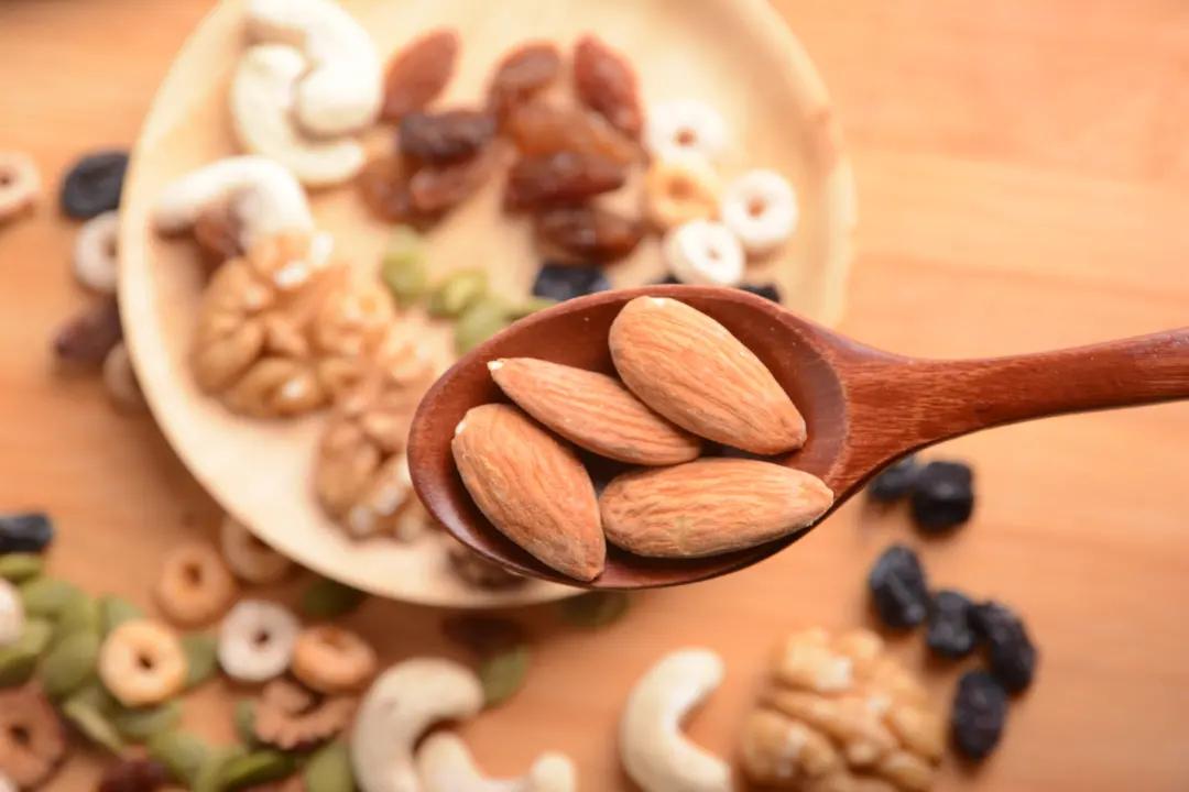 减肥吃什么食物可以抑制食欲,肚子饿了喝什么最快减肥