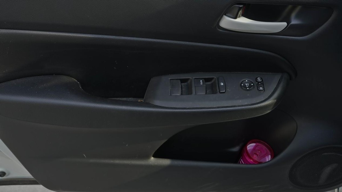 新版飞度空间,说一下04款飞度的空间