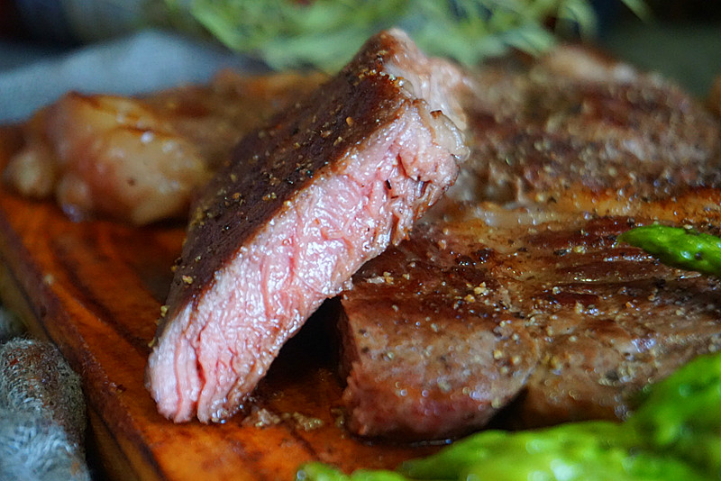 牛排煎出的肌红蛋白,煎牛排肌红蛋白从表面流出怎么办