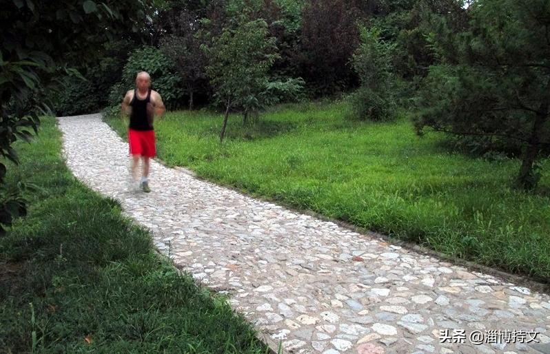 热爱生活从每日跑步开始,跑步让我感受健康和快乐