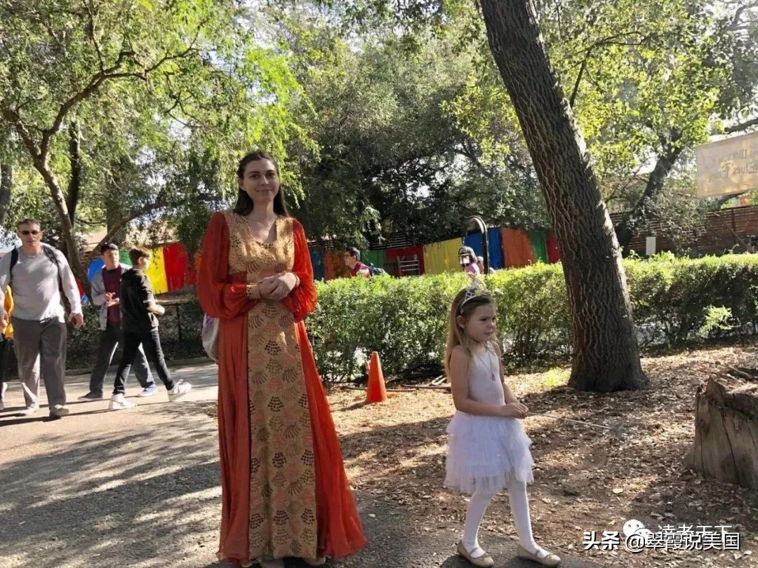 翠霞带你看看洛杉矶的精灵集市