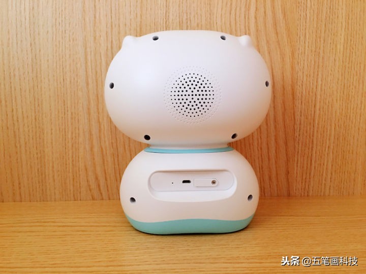 孩子成长的好伙伴，只需要一台巴巴腾智能机器人S3