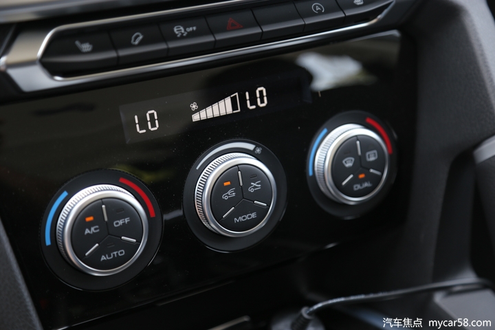 2017款哈弗h6红标1.5t运动版,全新一代哈弗h6到店简要实拍