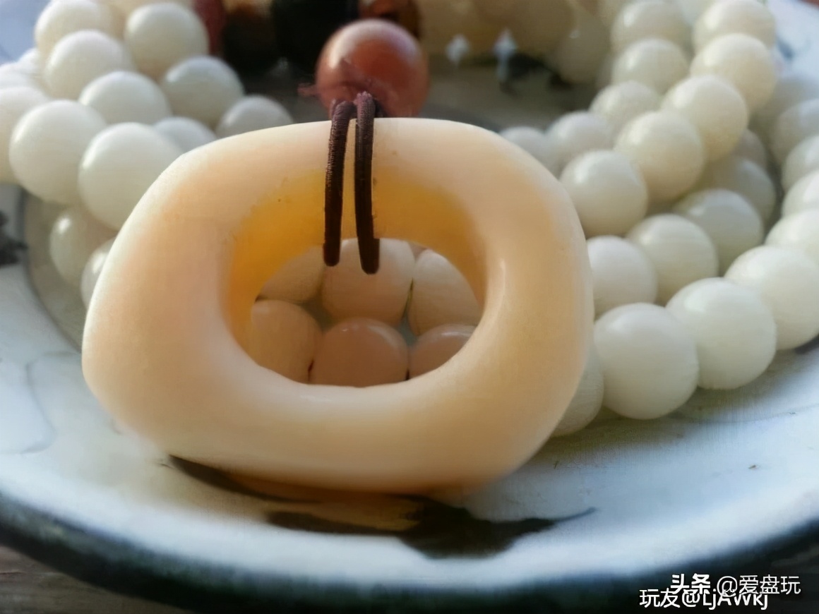 驼骨手串开裂图片,驼骨珠子开裂是怎么回事