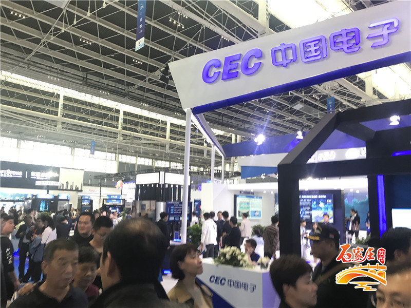 机器人亮相正定博览会,数博会机器人2019