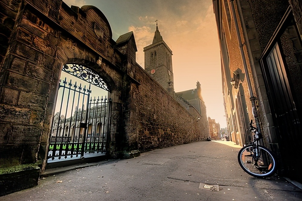 圣安德鲁斯大学相当于什么档次,圣安德鲁斯大学在英国哪里