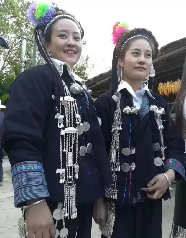 云南少数民族服饰图片,最好看的云南民族服饰