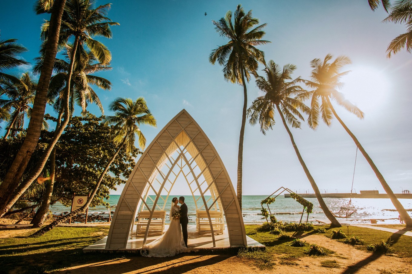 天涯海角和大小洞天婚纱照,去三亚大小洞天婚纱照多少钱