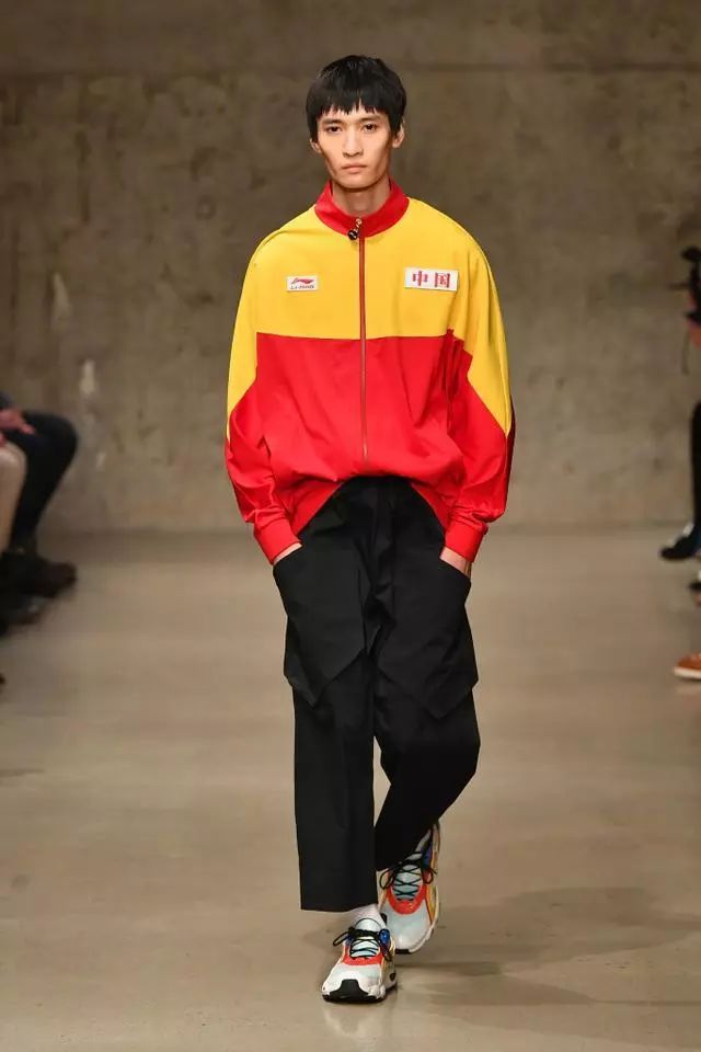 穷人富人超级富人的穿着,穷人穿品牌富人穿衣服