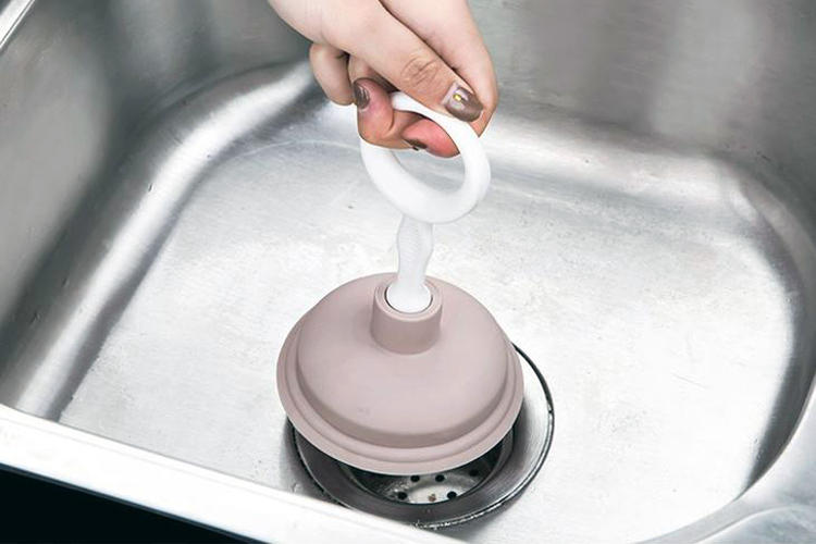 厨房洗手盆下水道有异味怎么办,厨房漏水异味重深度保洁帮你解决