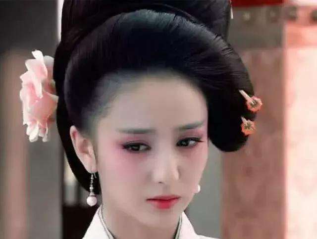 等老婆化妆出门的唐朝男人，是怎么被淬炼成“微商”的