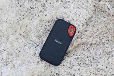 闪迪移动固态硬盘首次使用教程,闪迪固态移动硬盘连接相机