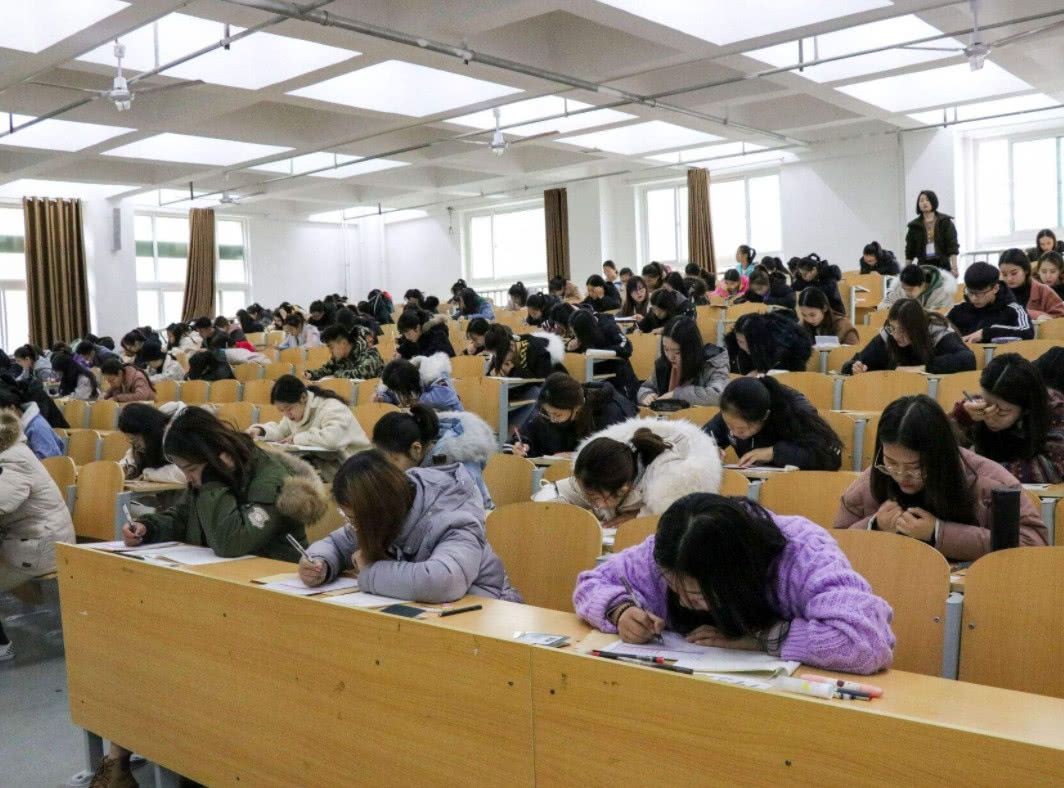 努力考公考不上会不会后悔,努力考公务员却考不上