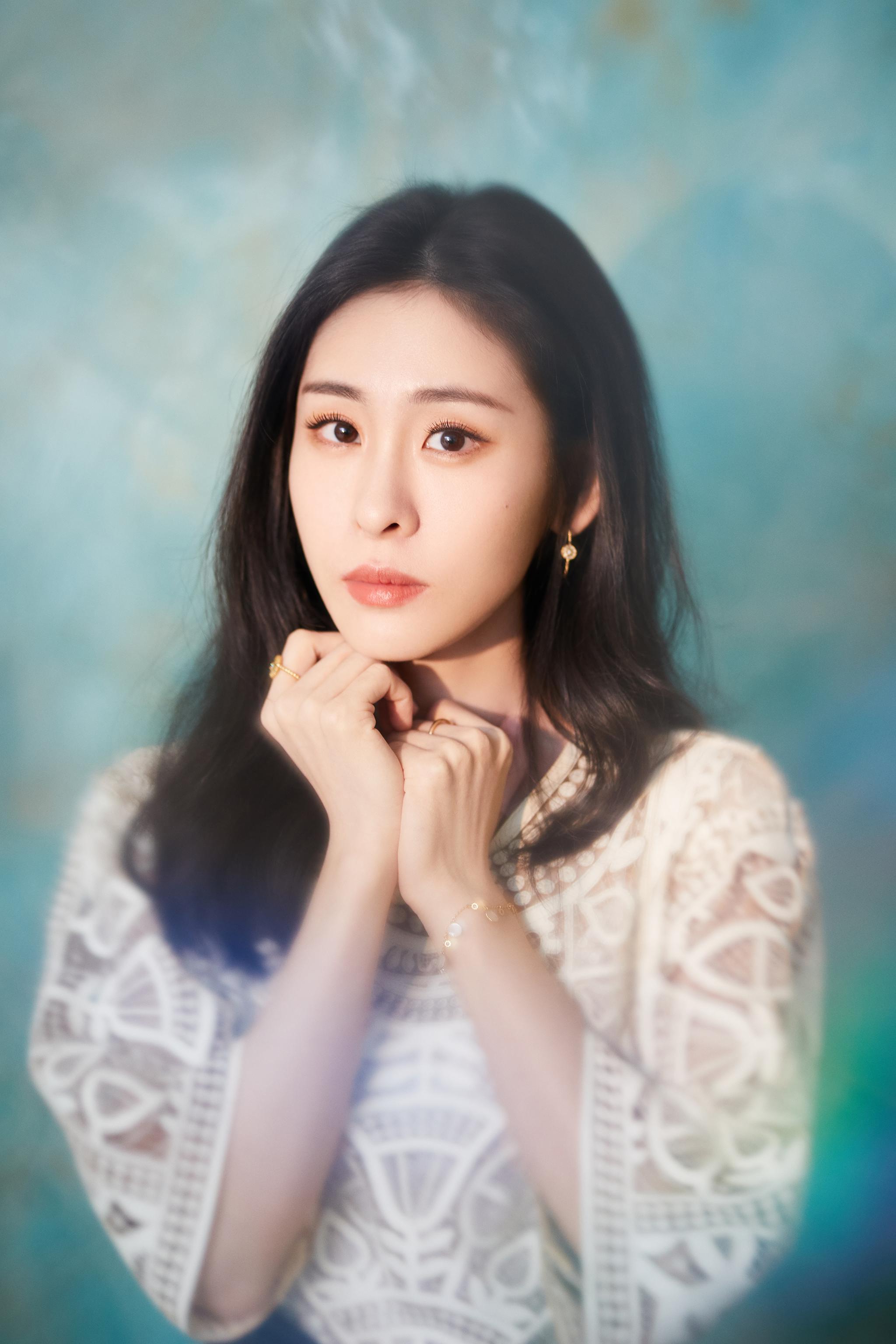 从知名女歌手到单亲妈妈，还被造谣是小三，张碧晨经历了什么？