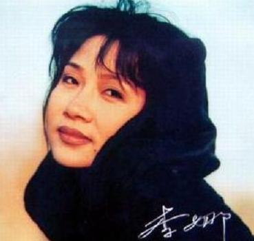 李娜从一代歌后到削发为尼,李娜从一代歌后去哪了