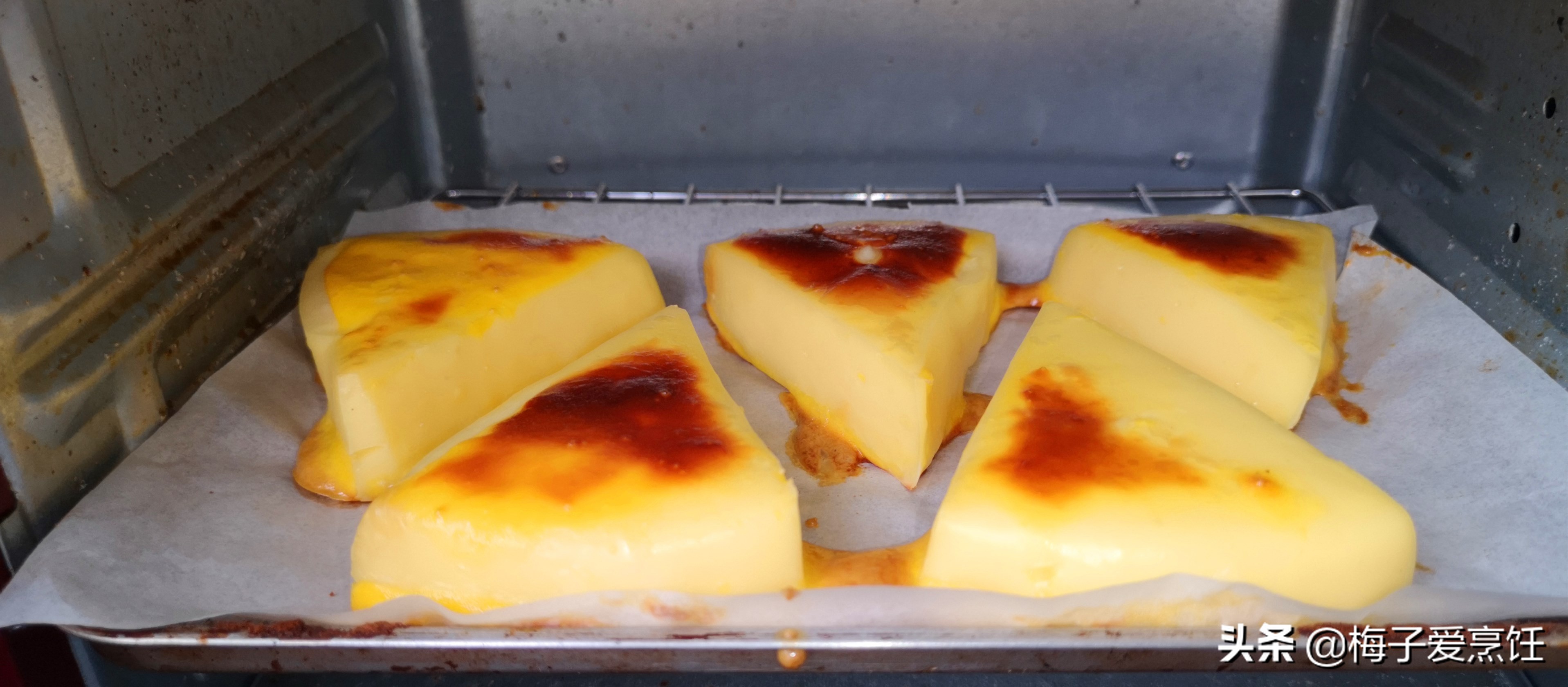 2个鸡蛋做鸡蛋糕的做法,2个鸡蛋一瓶牛奶教你做甜品