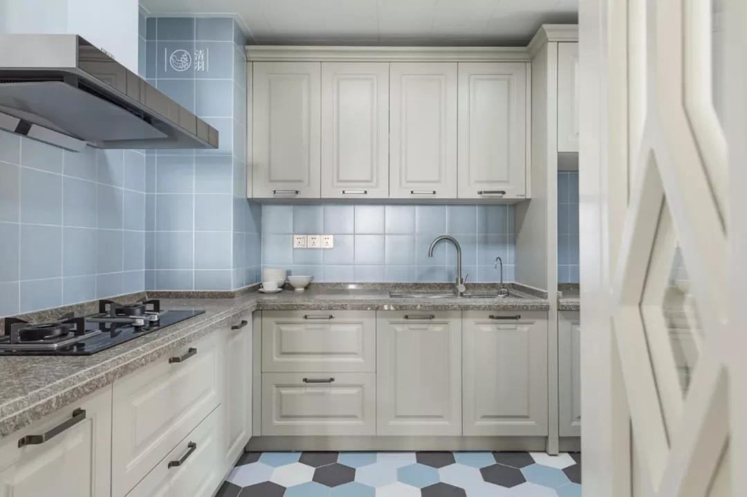 厨房台面什么颜色耐用好看,厨房台面哪种材料最耐脏