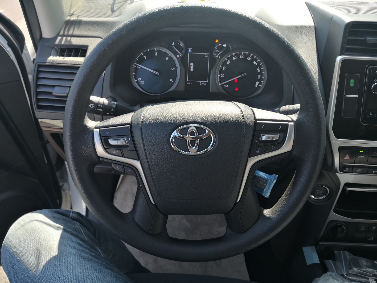 丰田霸道中东版2700和2800的区别,22款丰田霸道2800每个版本的区别