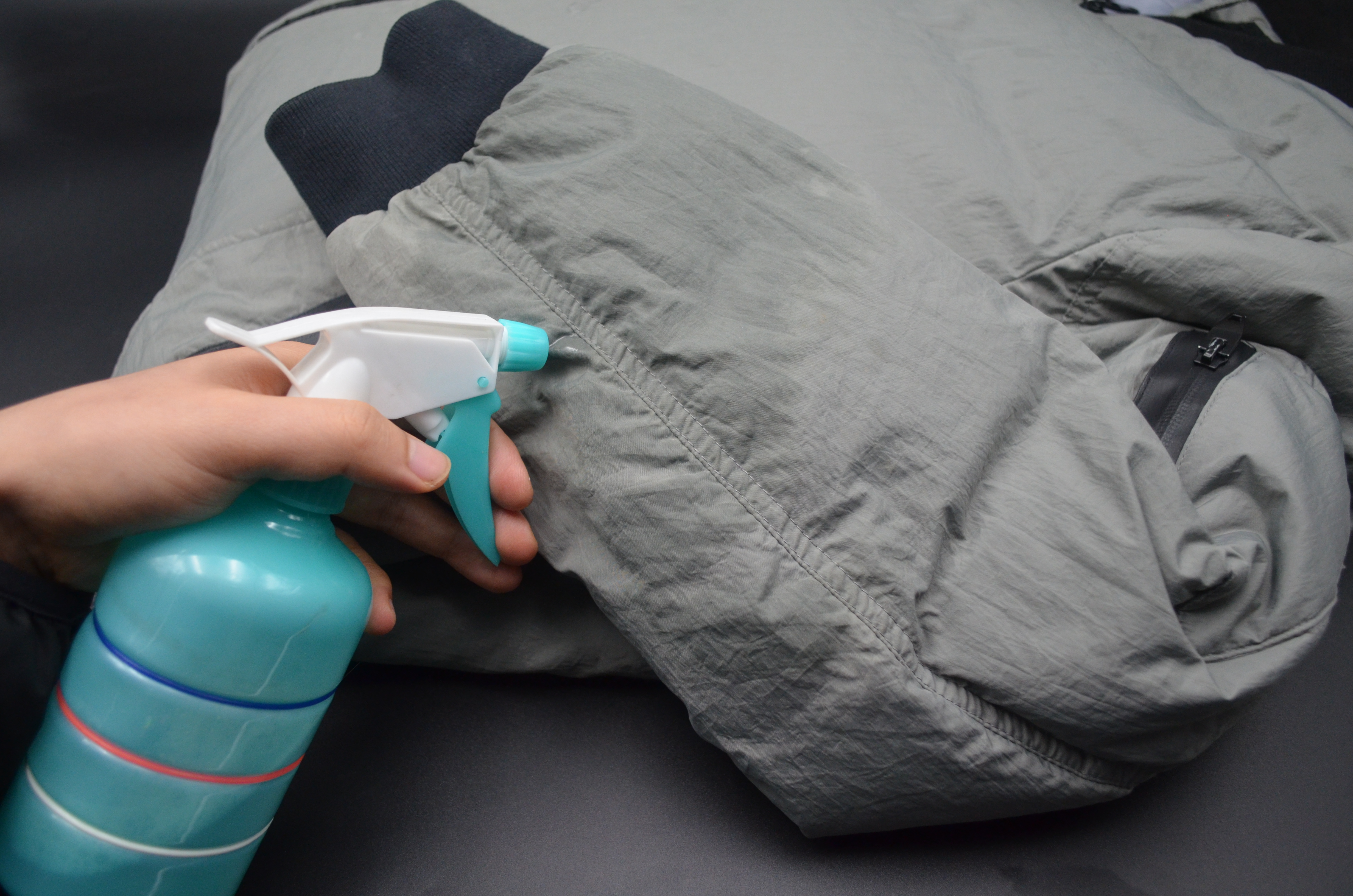 羽绒服脏了不用洗只用一招就搞定,羽绒服脏了不用水洗教你一招