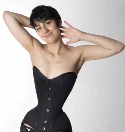 “内脏下垂、子宫脱落、漏尿……”:扒一扒你不知道的网红束腰