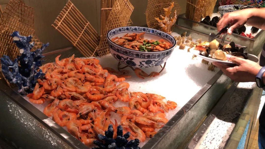 夜游盛世钱塘，赏绚烂灯光秀，打卡杭州钱江新城万豪酒店