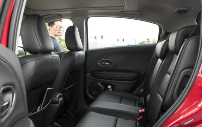 颜值高的吉利suv,吉利缤越2022款