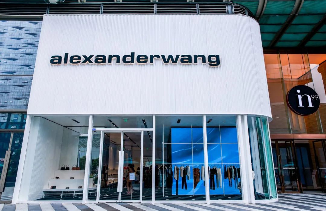 时隔一年再回到广州,时隔一年再次回到粤a的城市