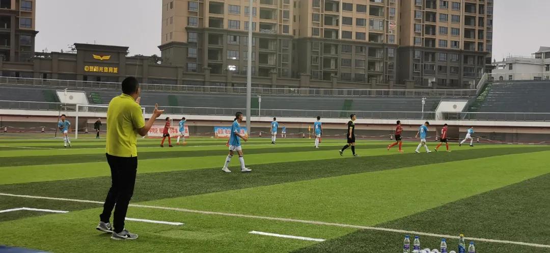 连城县冠豸山旗舰足球队夺得冠军,激情飞扬绿茵赛场